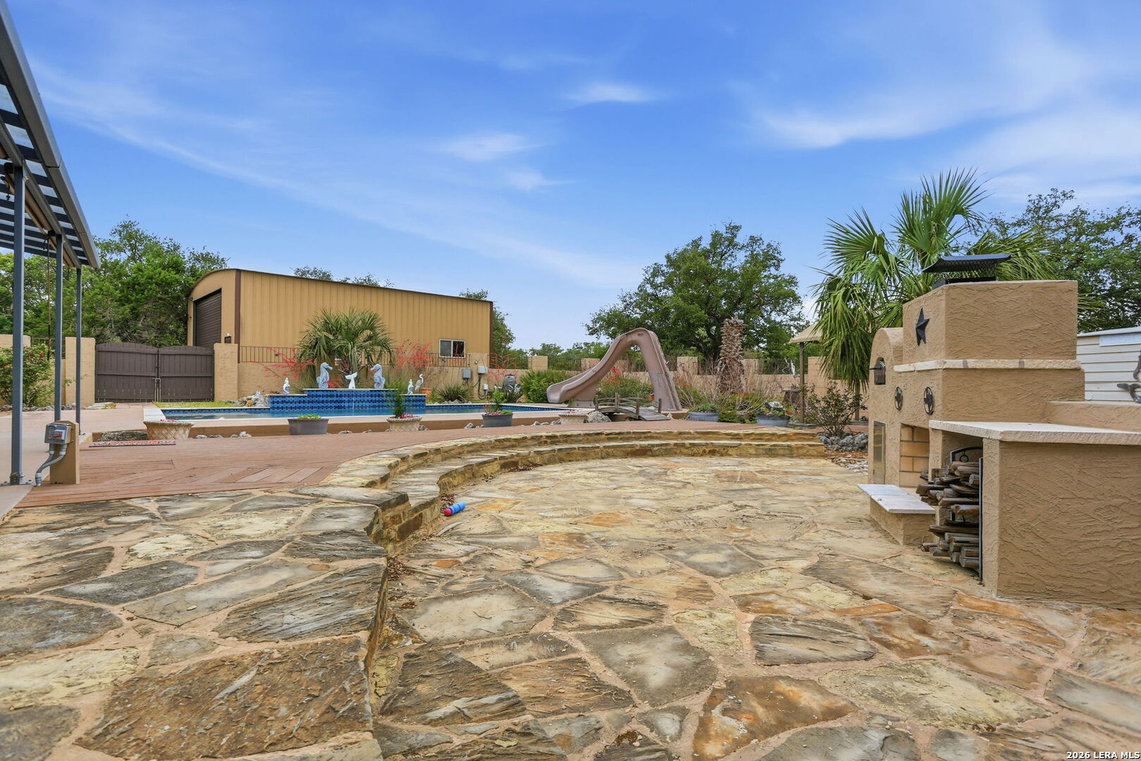 main property photo 37