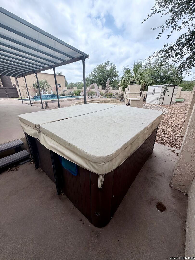 main property photo 40
