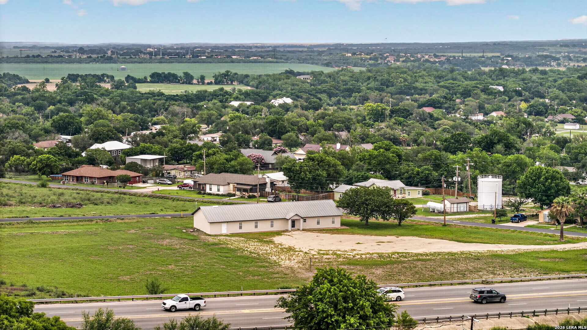 main property photo 40