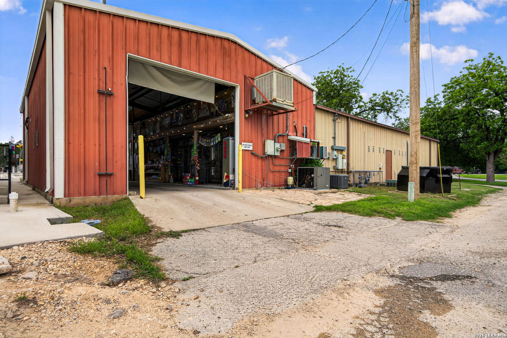 main property photo 31