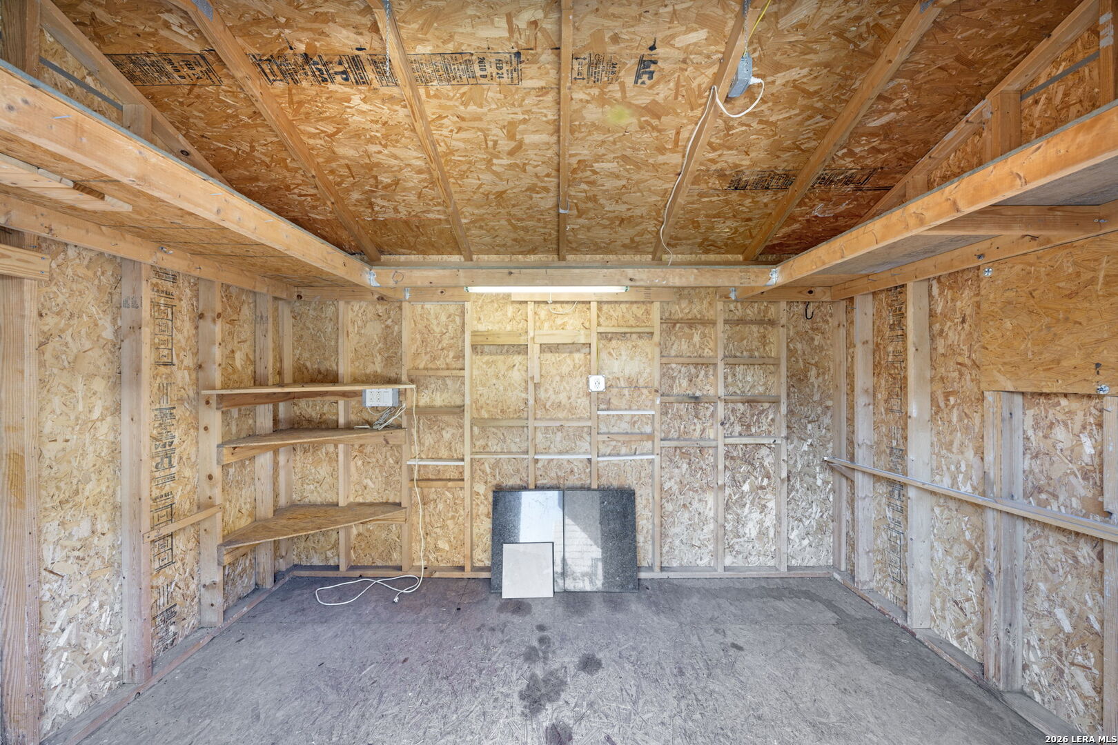 main property photo 23