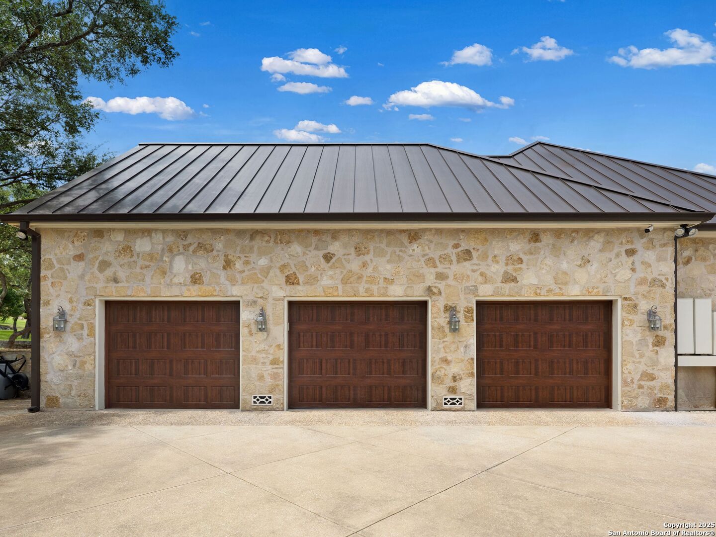 main property photo 58