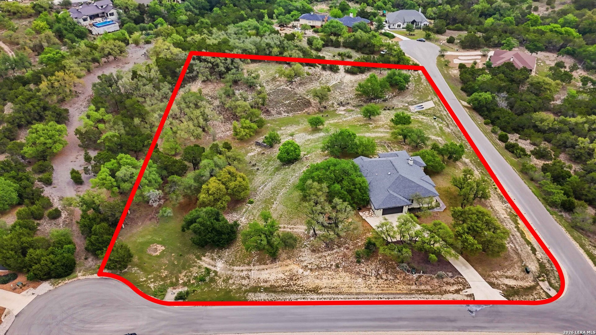 main property photo 40