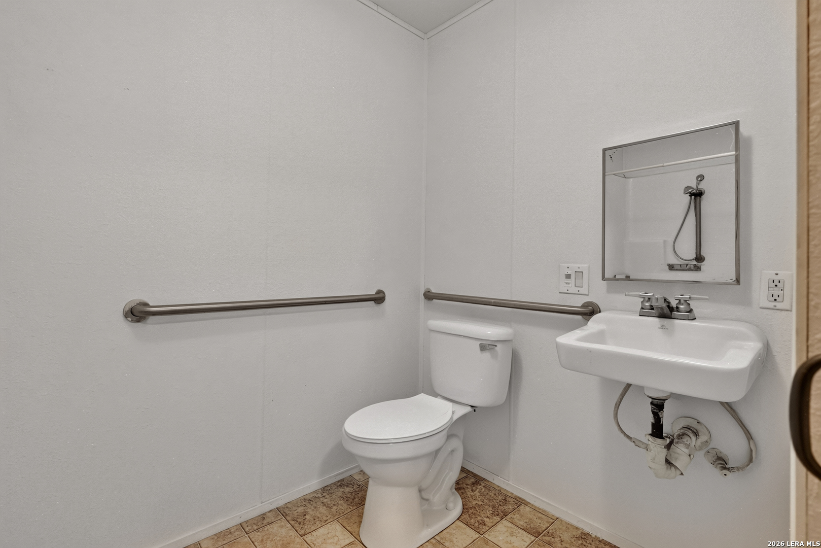 main property photo 40
