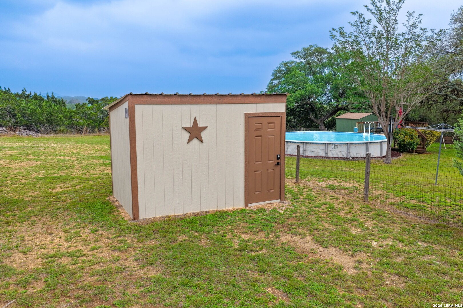 main property photo 13