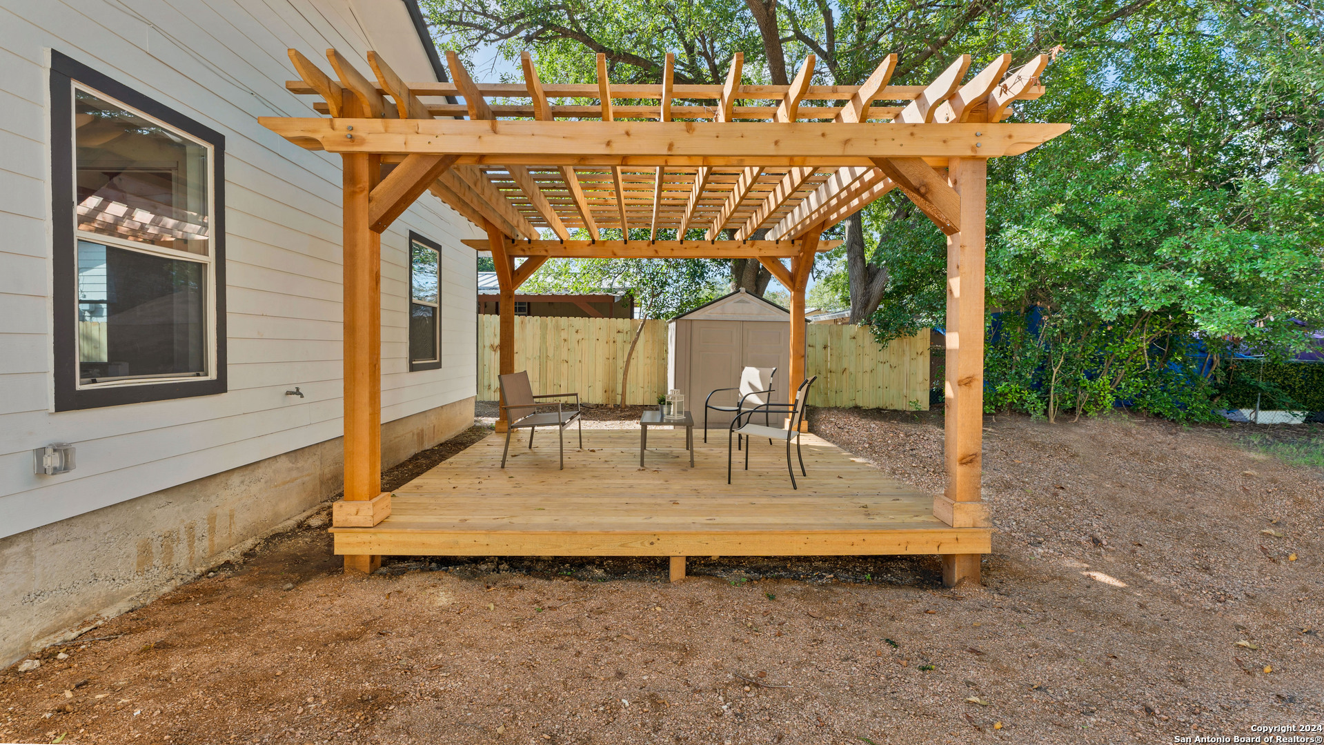 main property photo 16