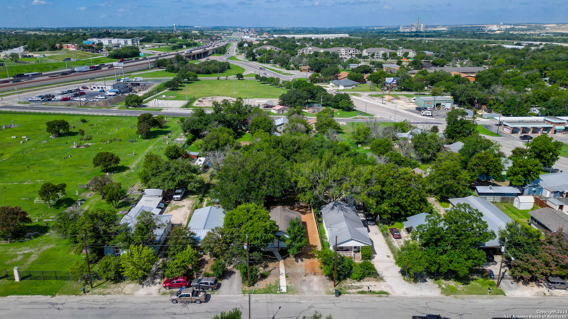 main property photo 22