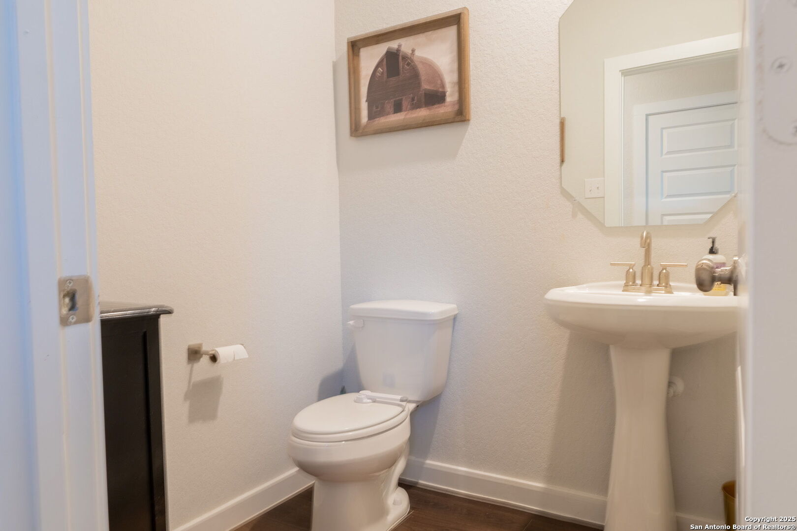 main property photo 13