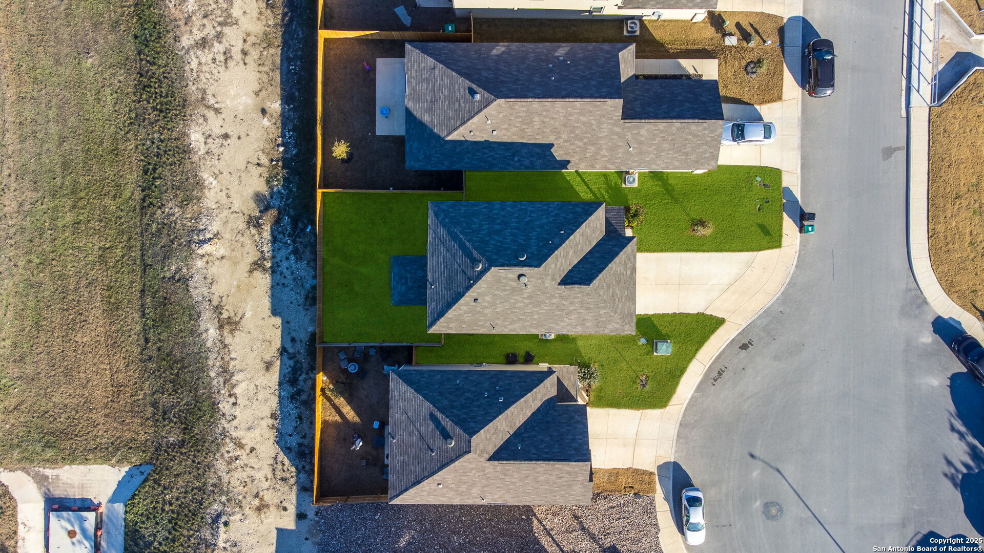 main property photo 36