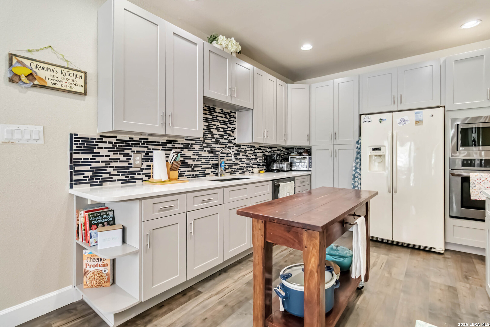 main property photo 18