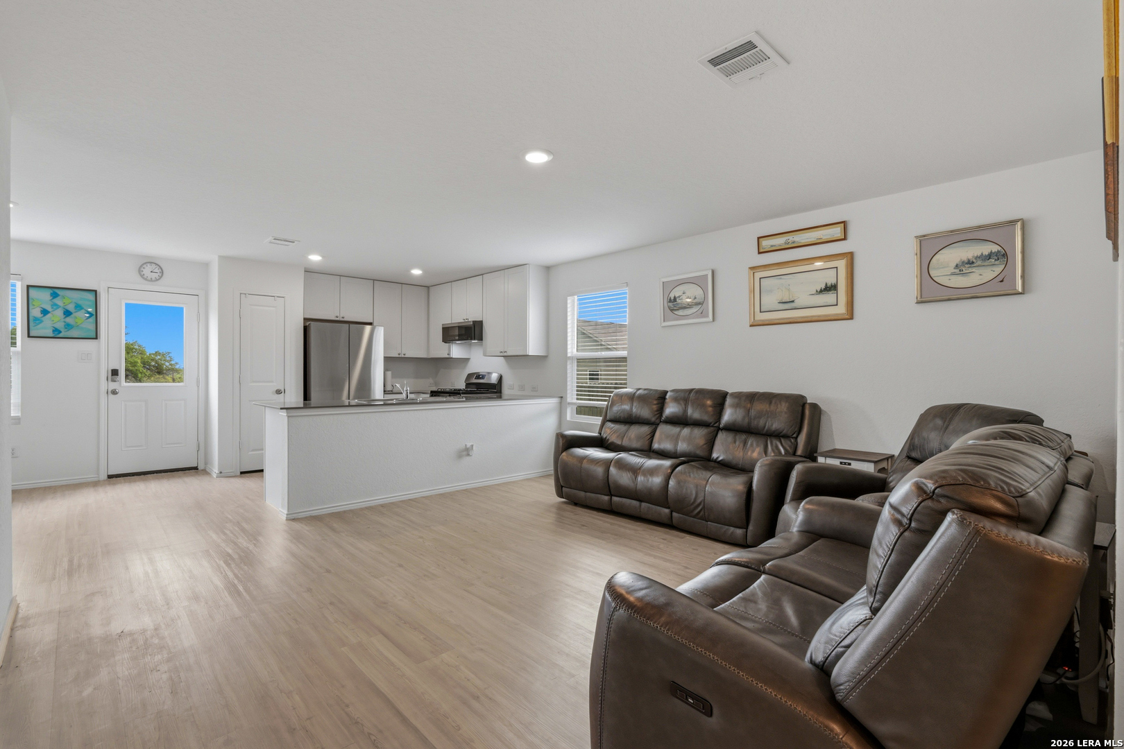 property viewer photo 6