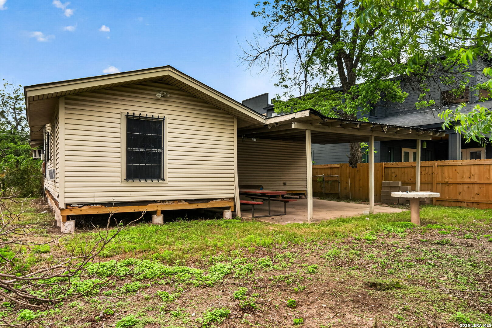 main property photo 25