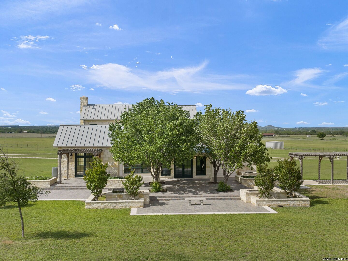 main property photo 6