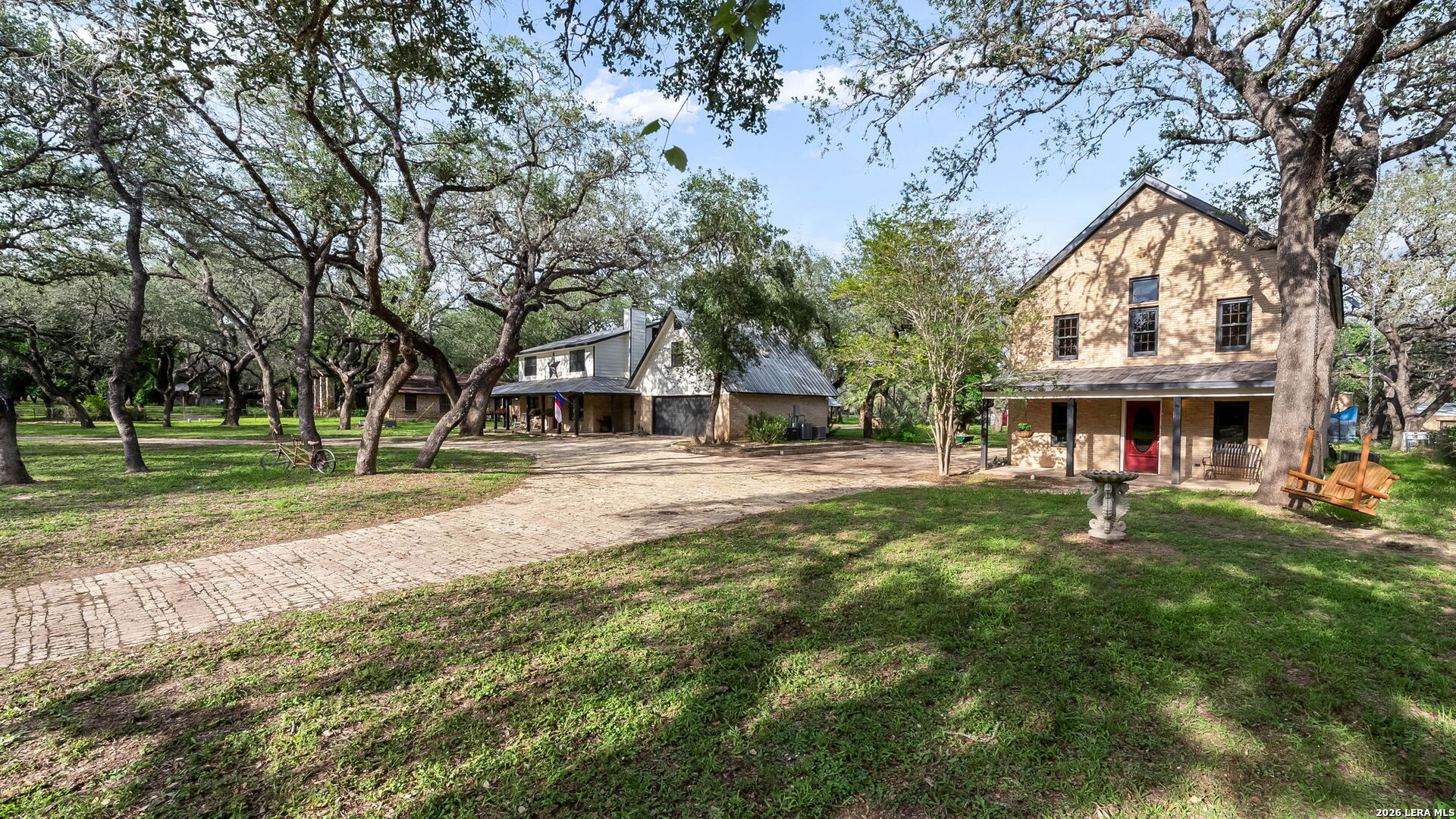 main property photo 13