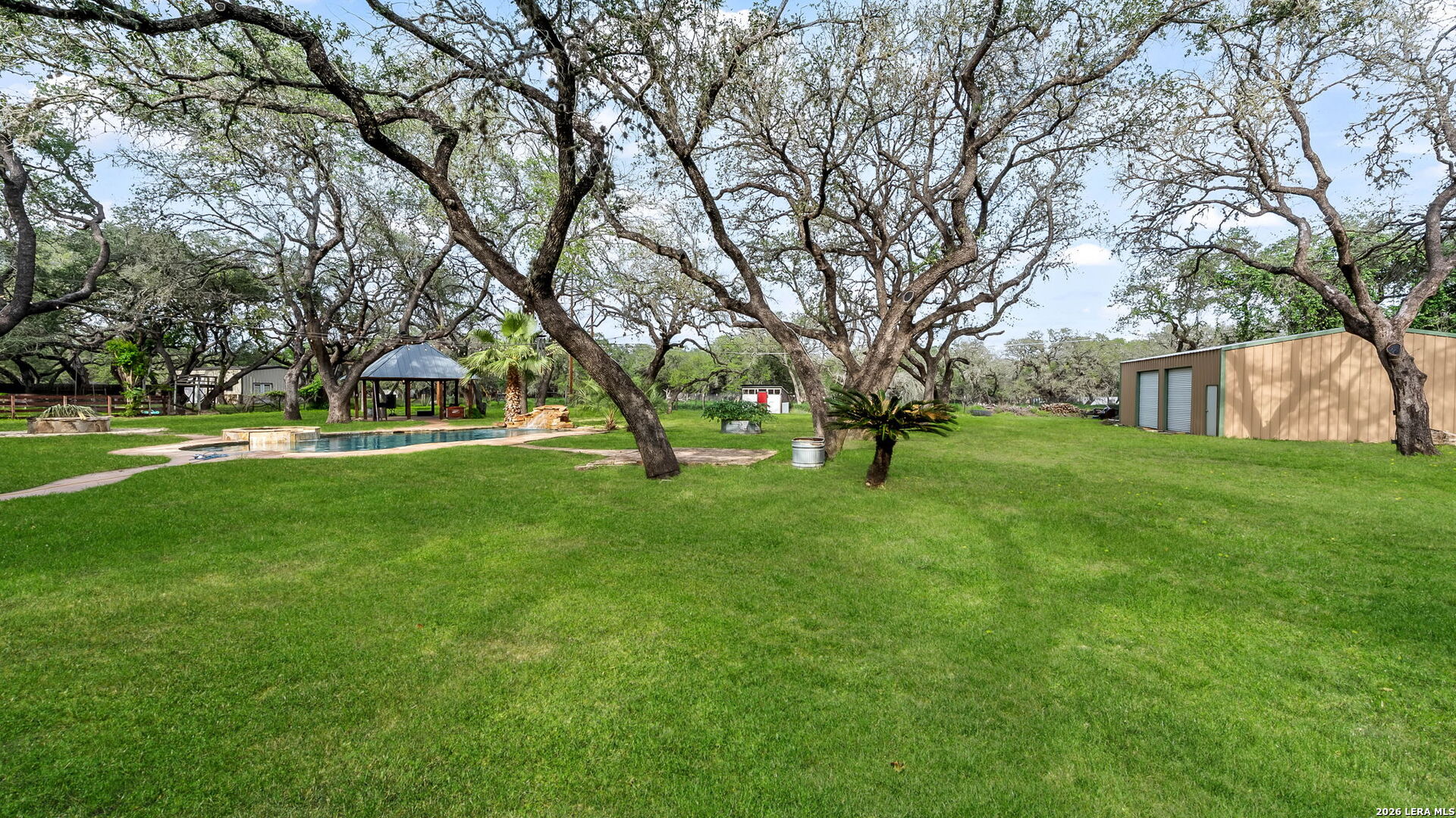 main property photo 50
