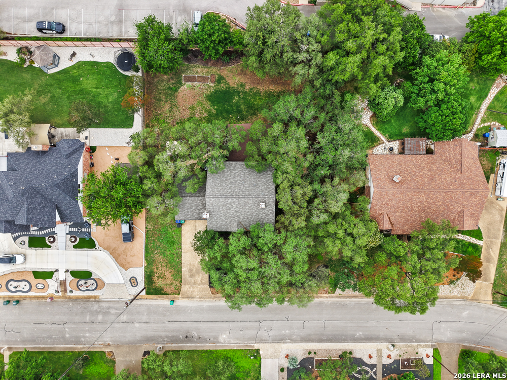 main property photo 40