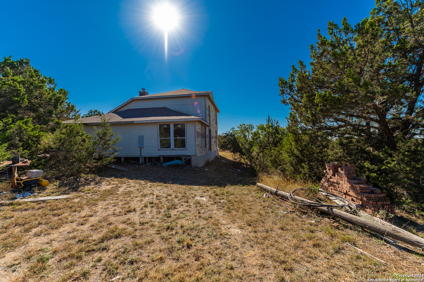 main property photo 34