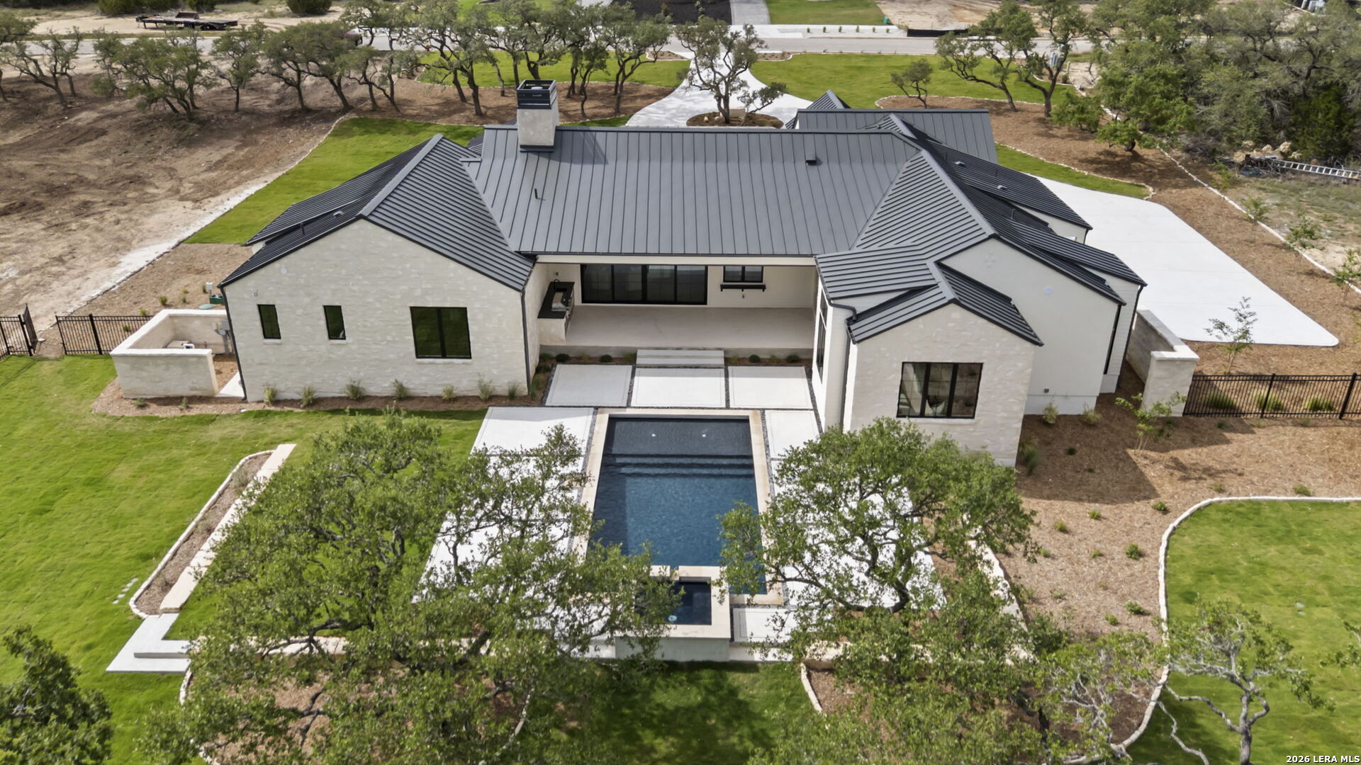 main property photo 51