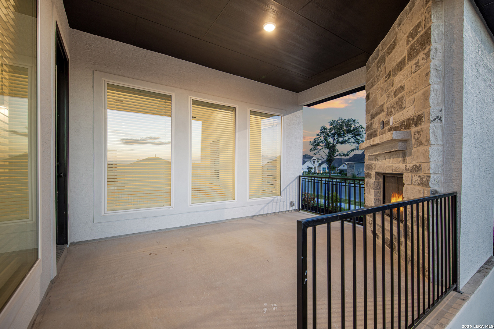 main property photo 28