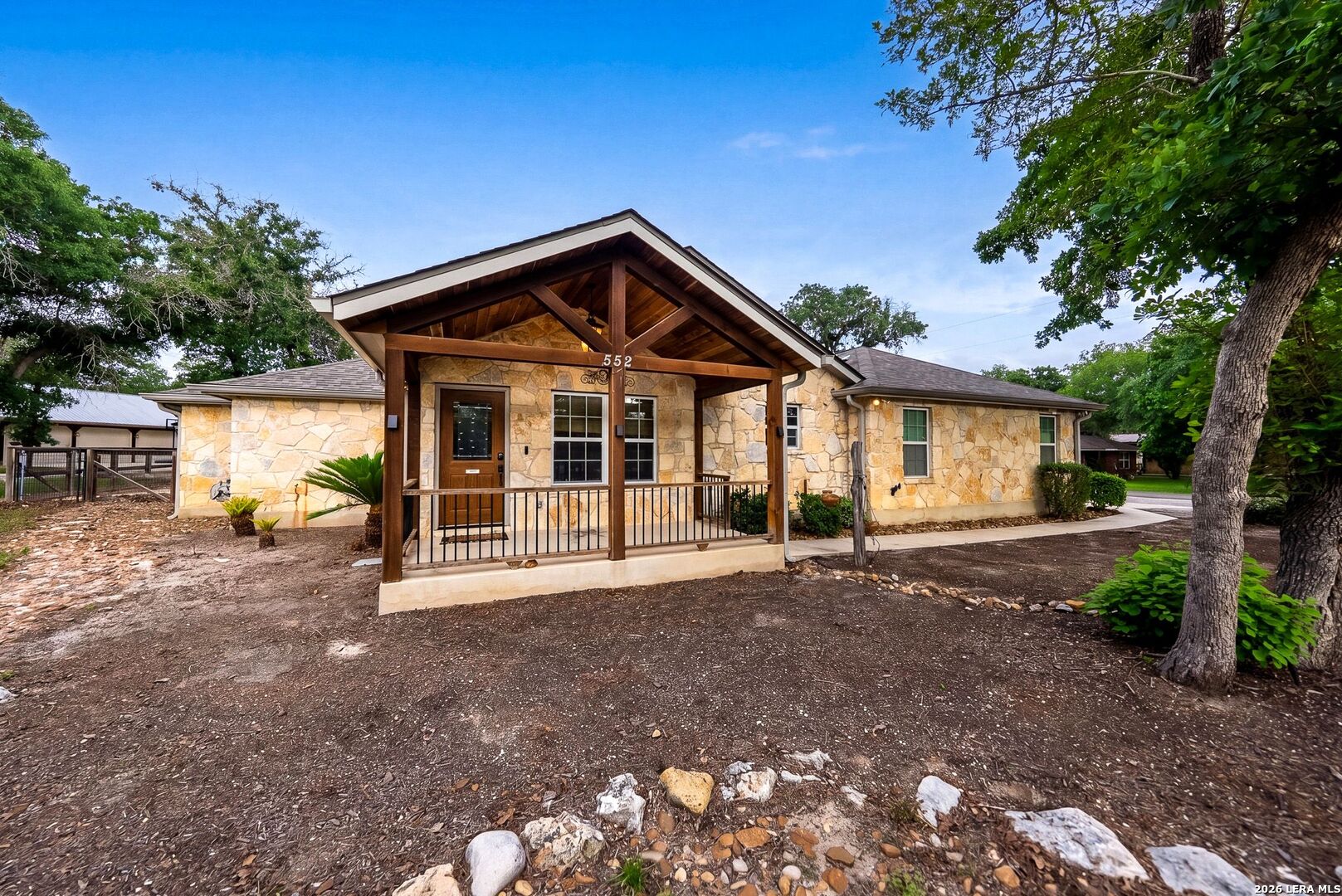 main property photo 2