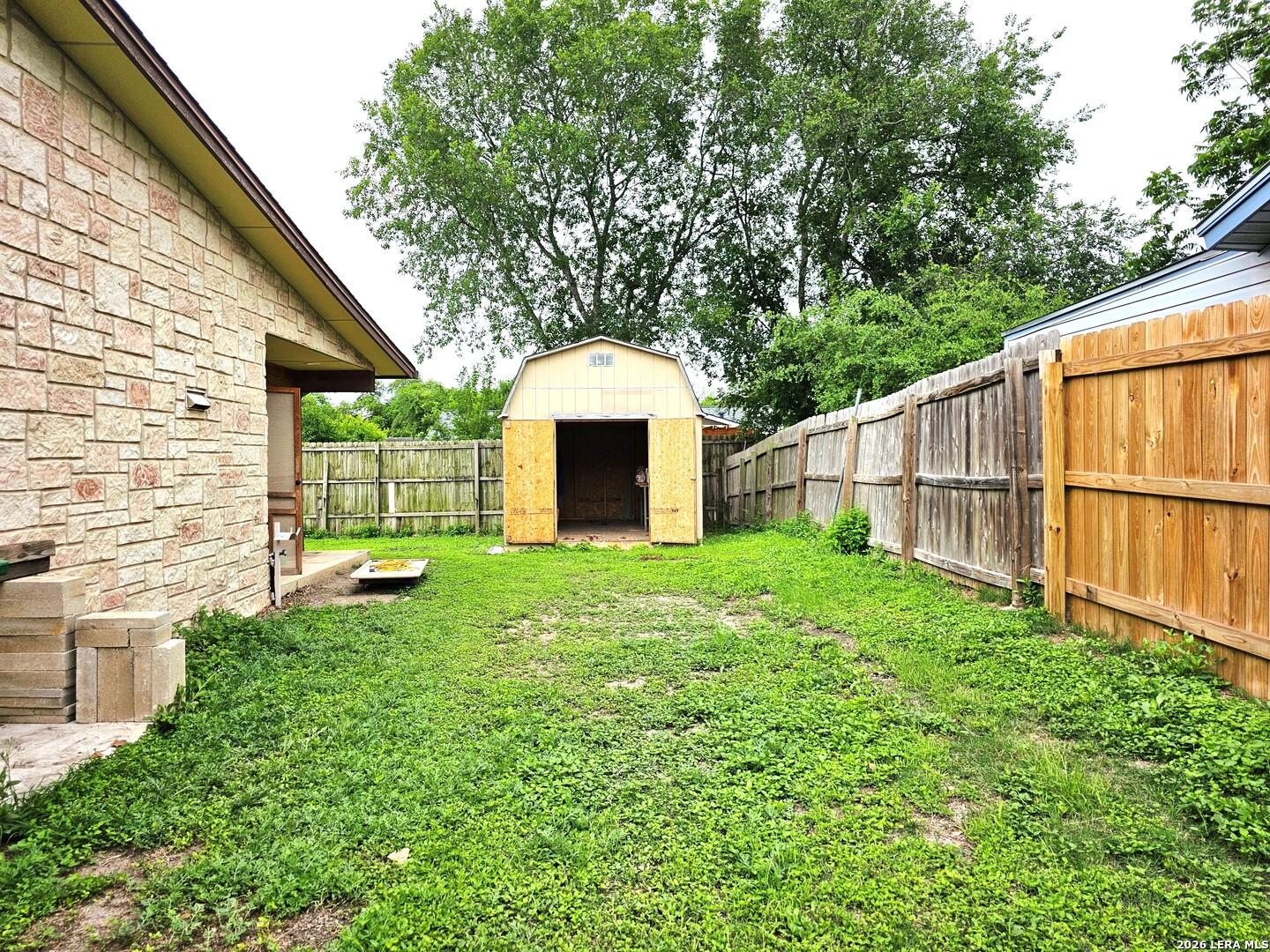 main property photo 33