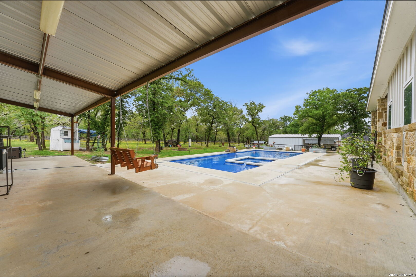 main property photo 31