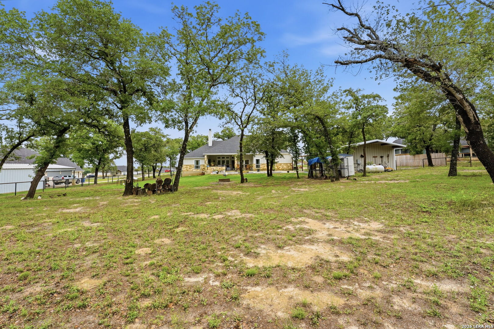 main property photo 40