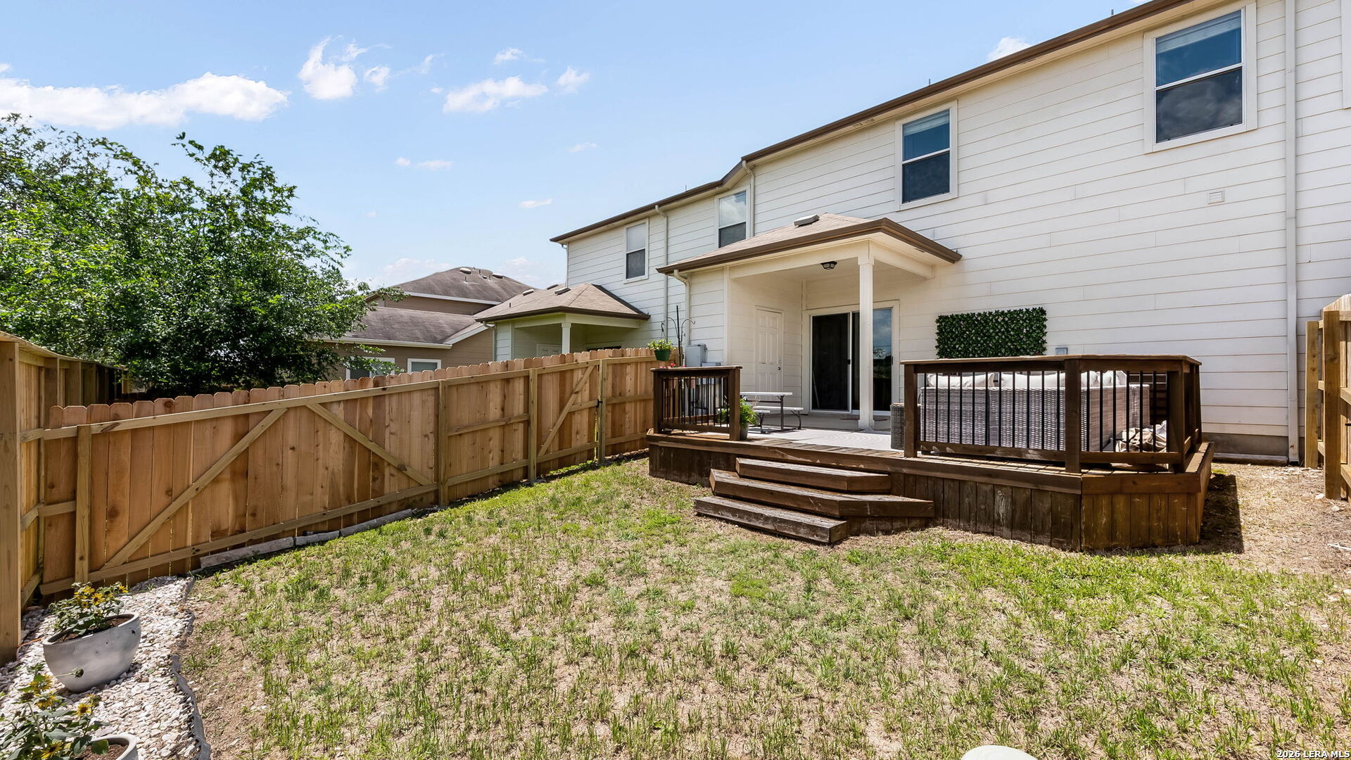main property photo 18