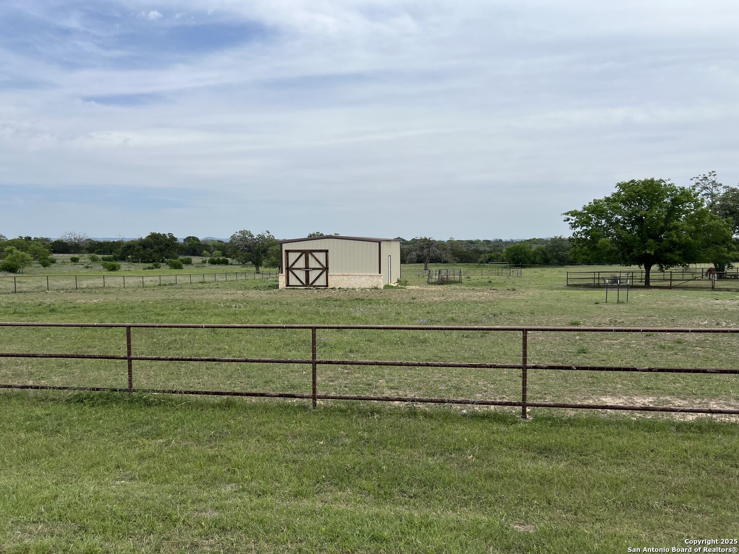 main property photo 37
