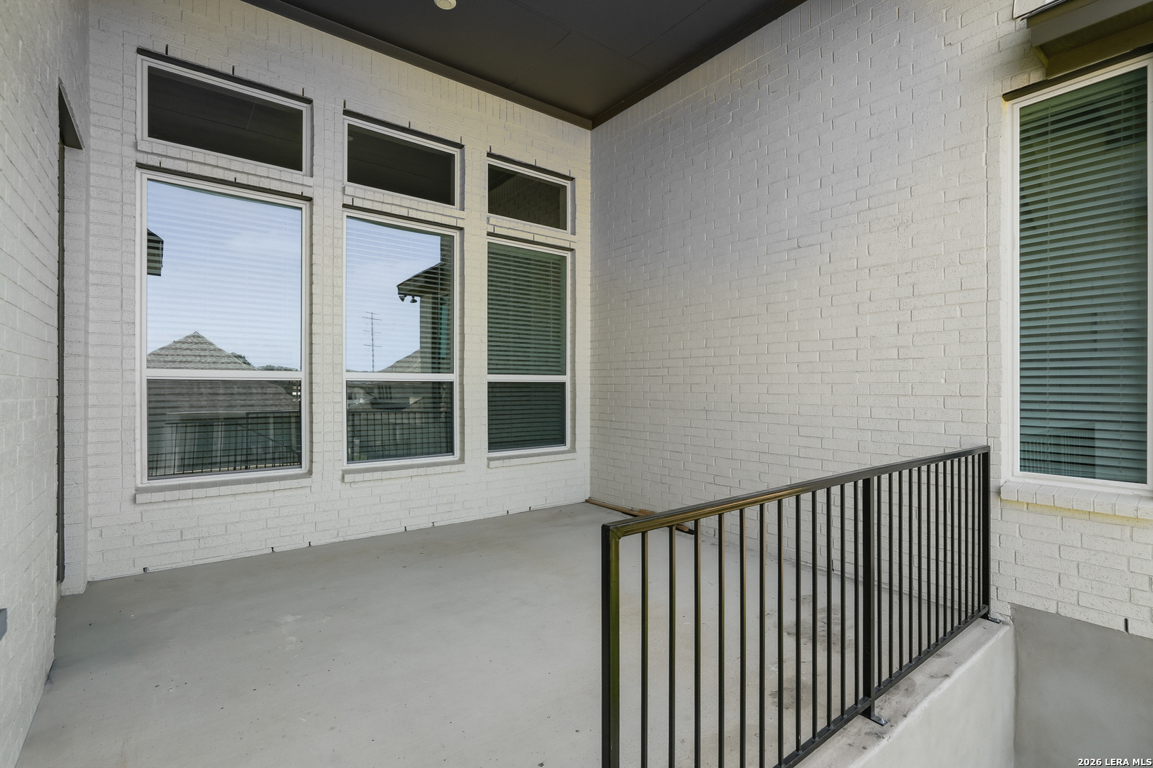 main property photo 37