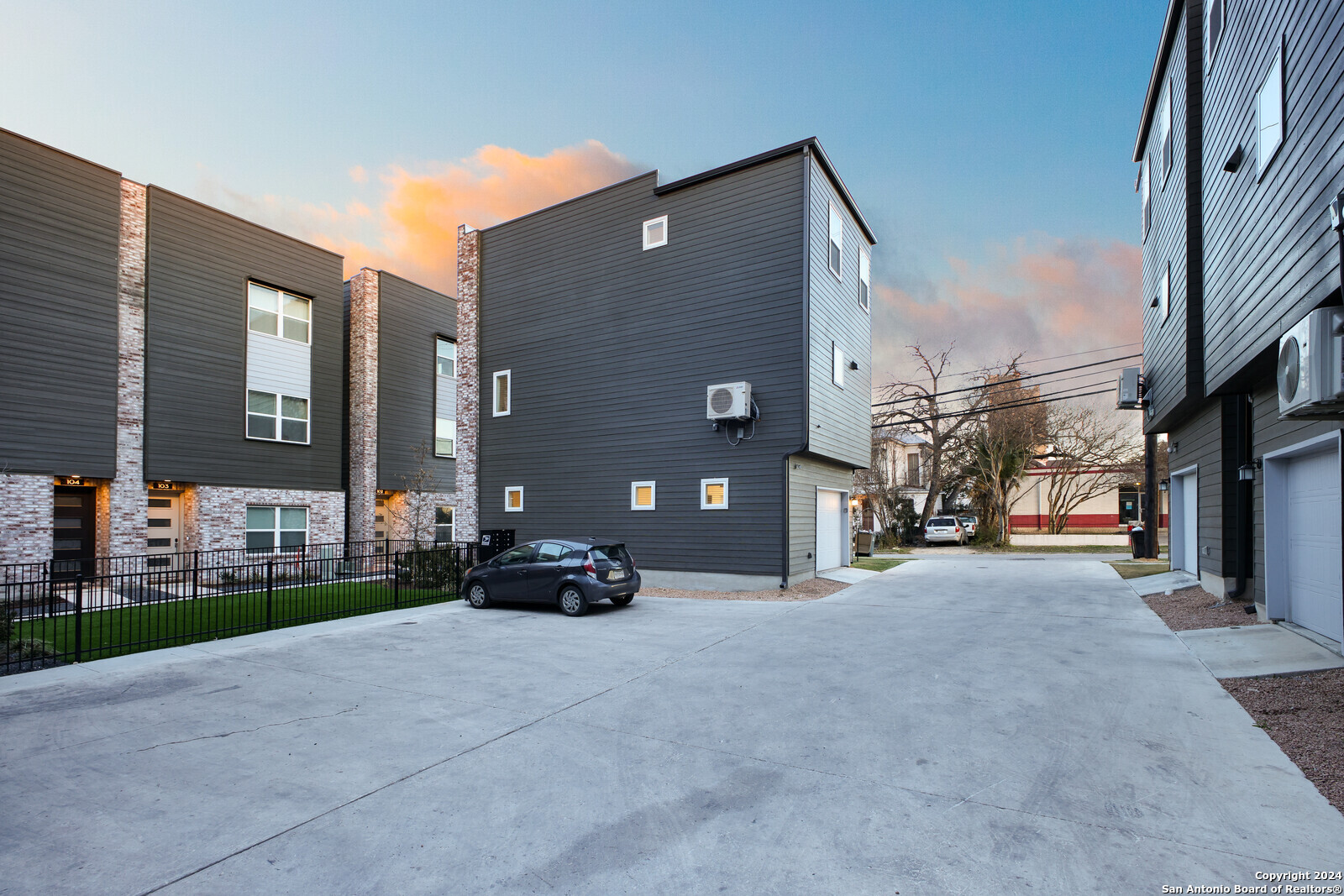 main property photo 21