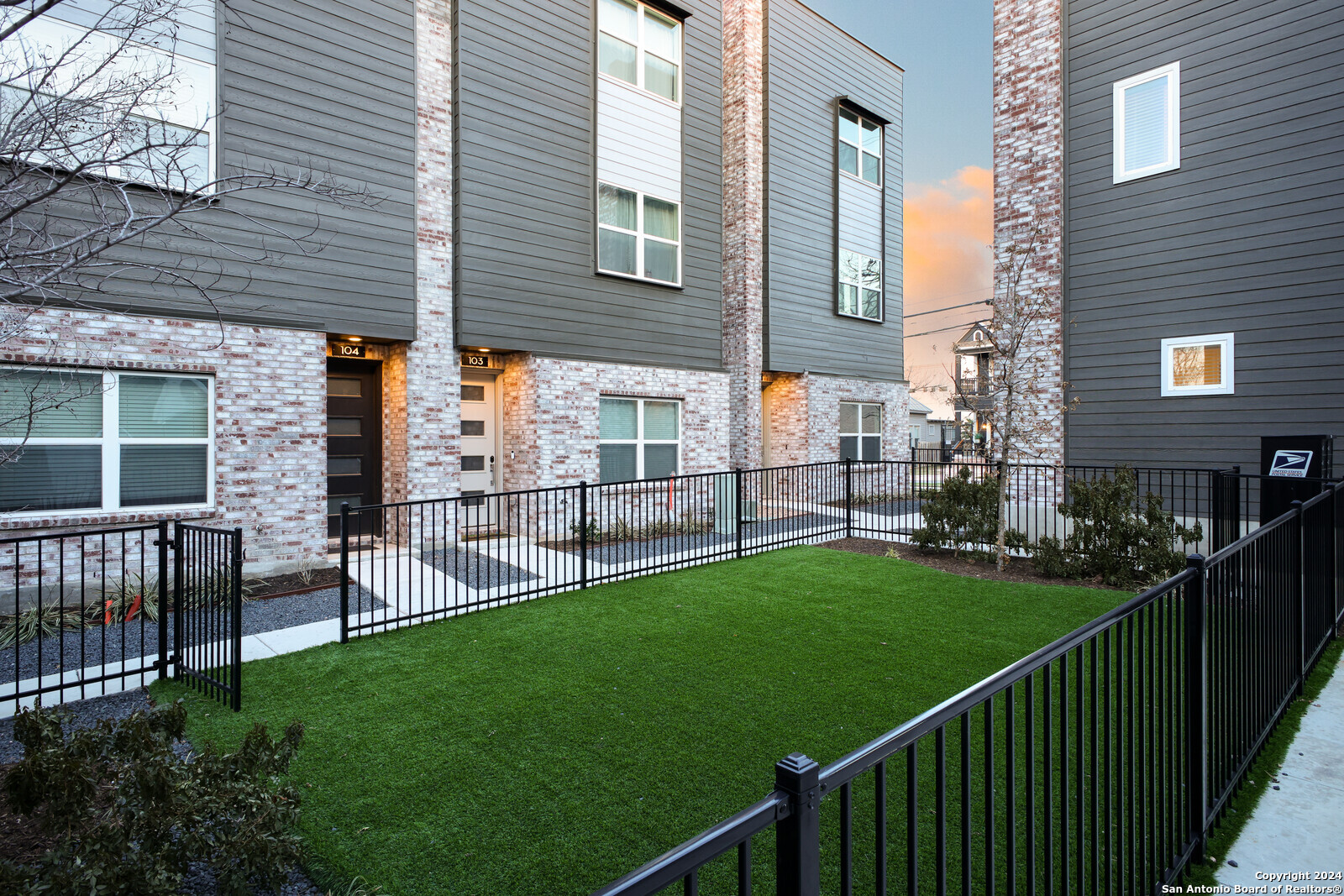 main property photo 28