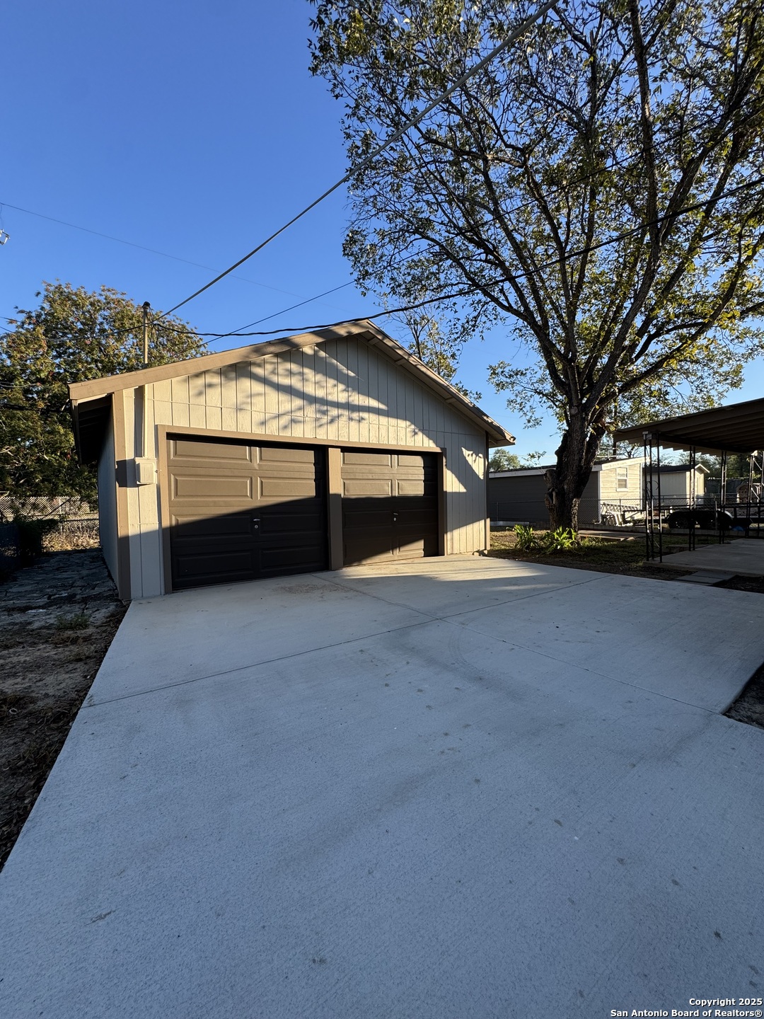 main property photo 15