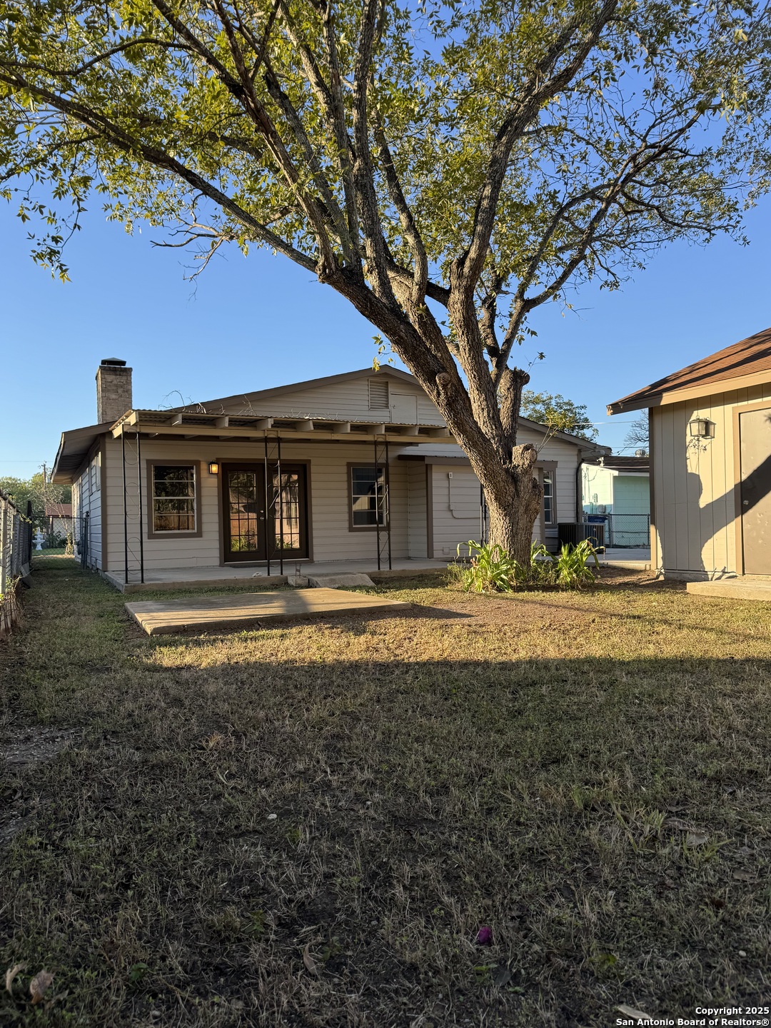 main property photo 17