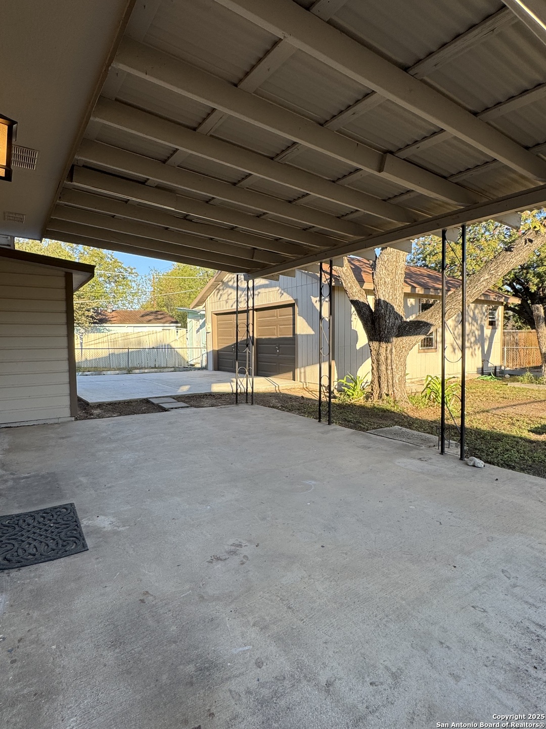 main property photo 18