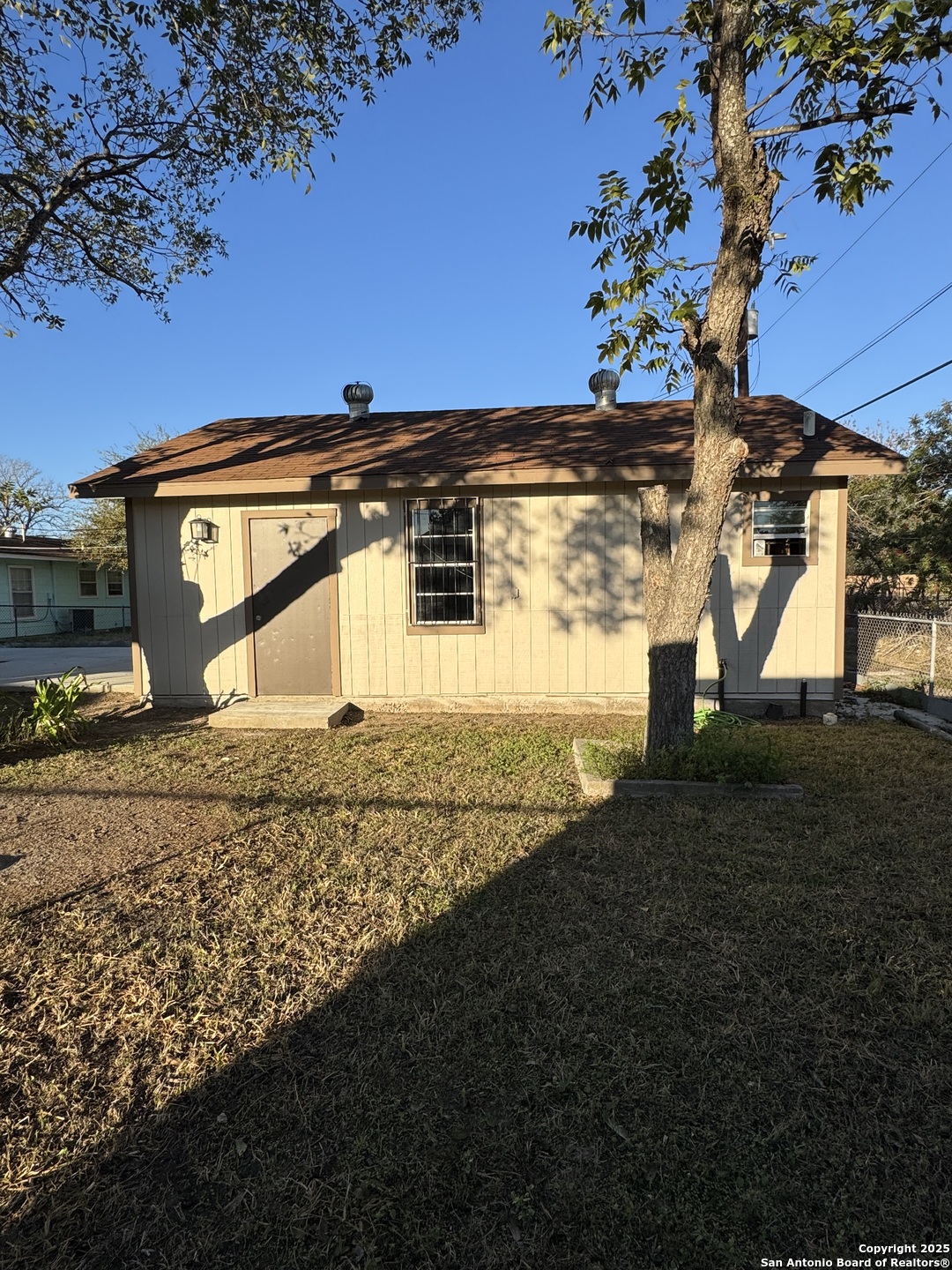 main property photo 19