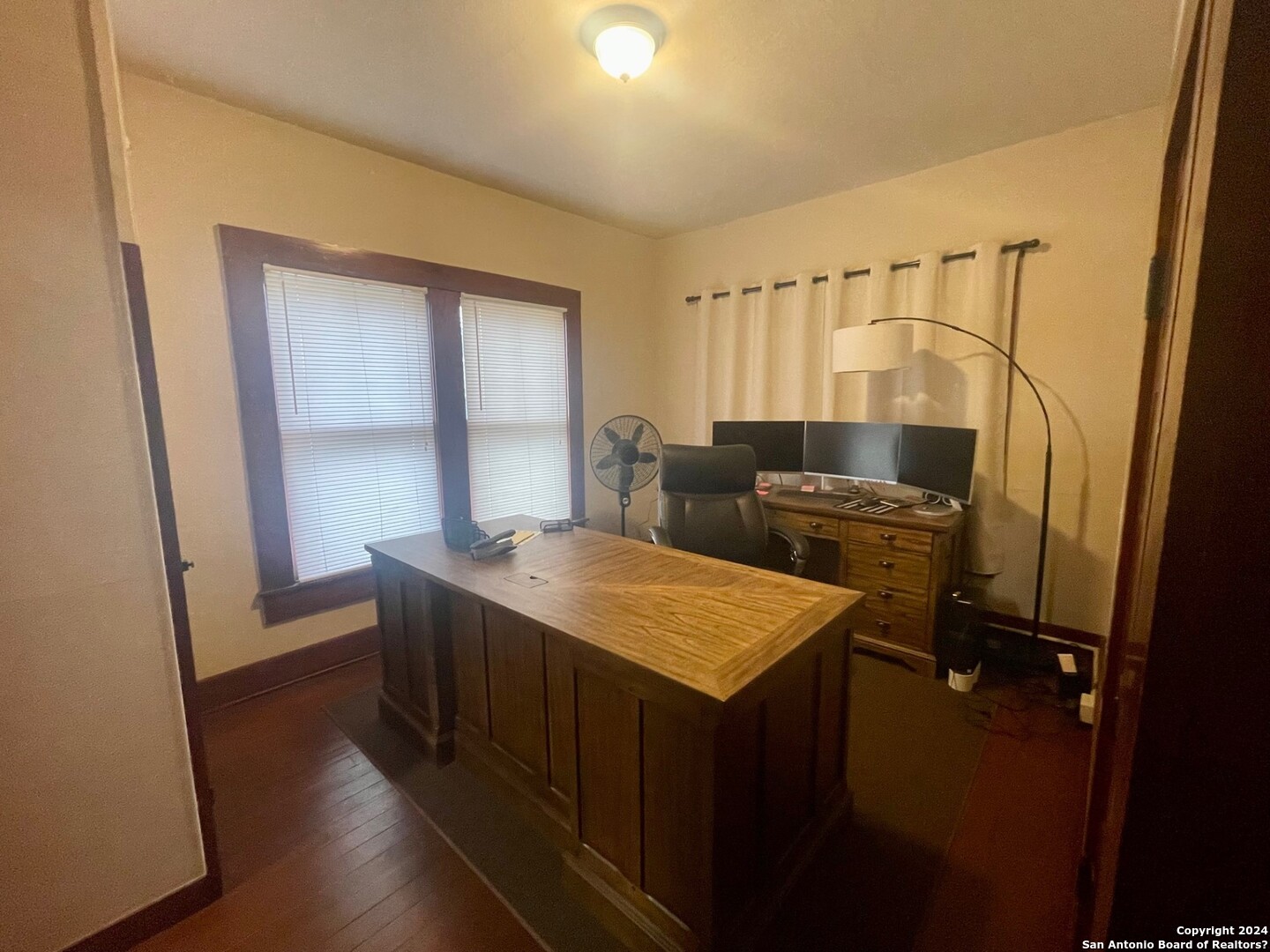 main property photo 9