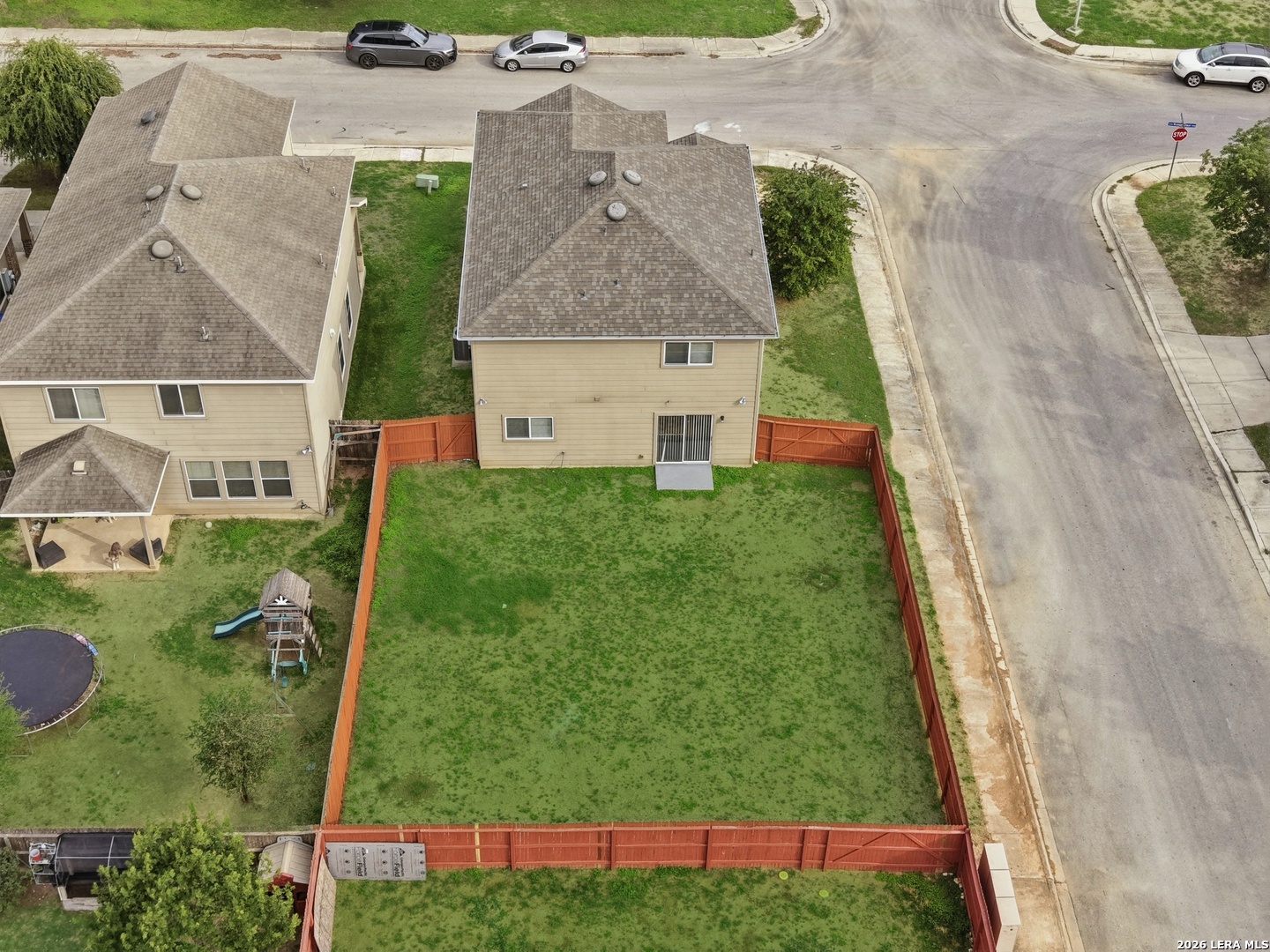 main property photo 28