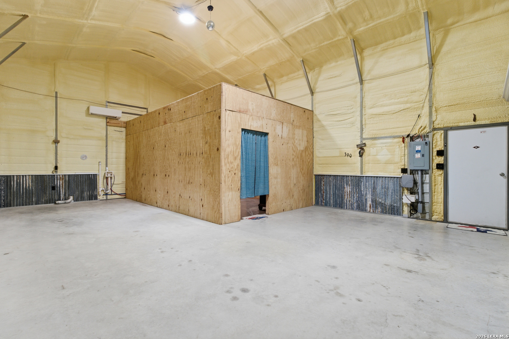 main property photo 12