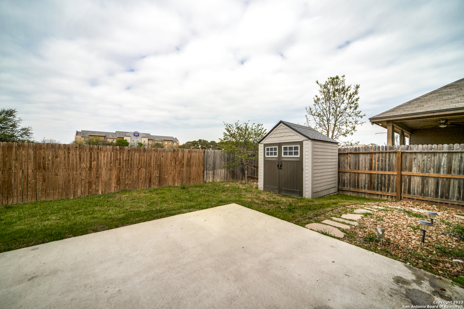 main property photo 30
