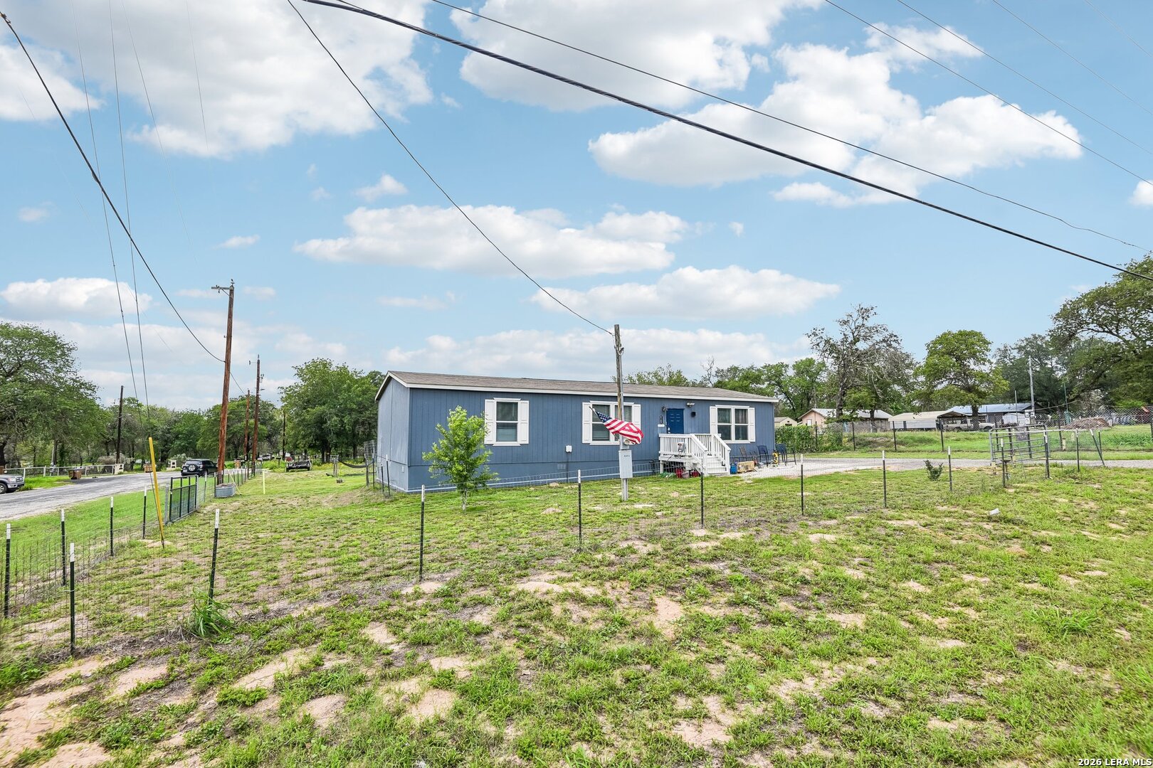 main property photo 5