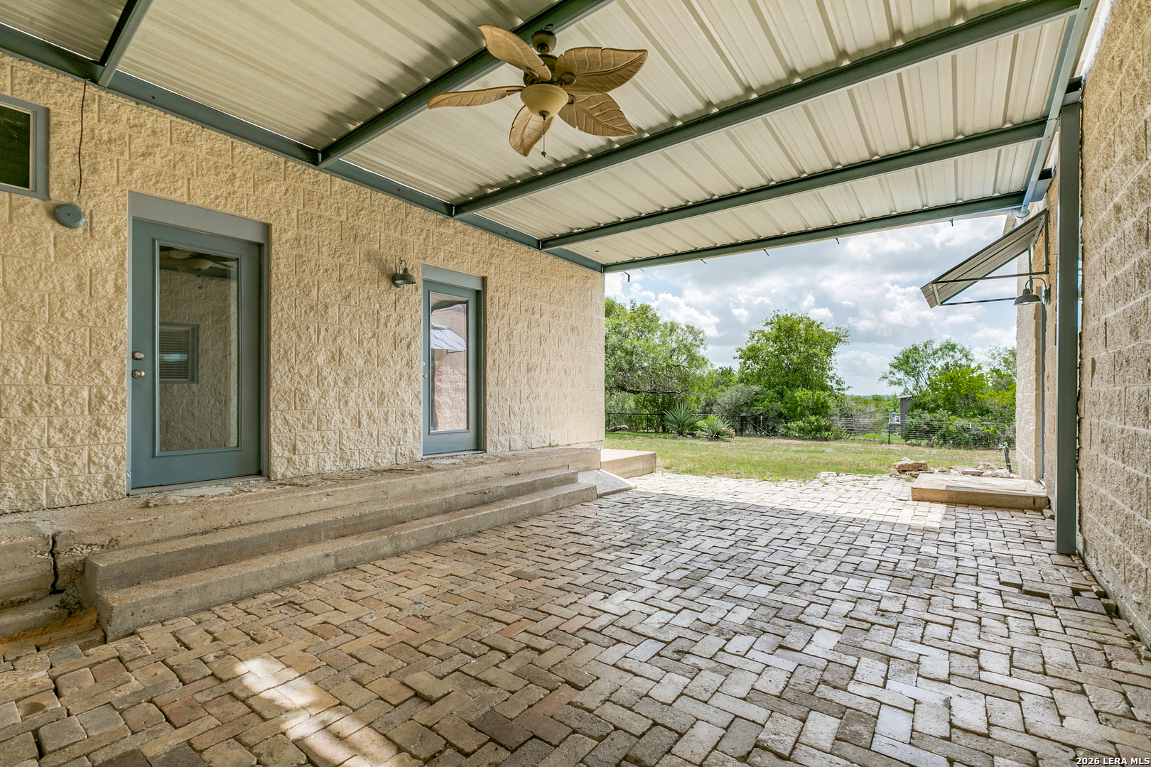 main property photo 11