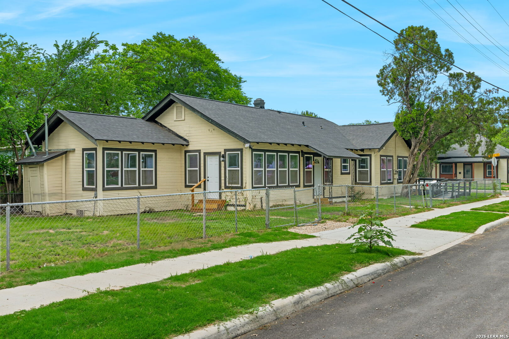 main property photo 24