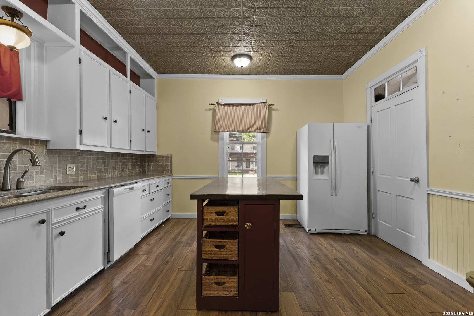 main property photo 19