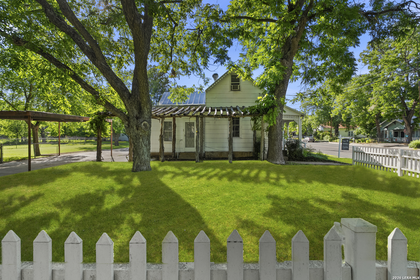 main property photo 50