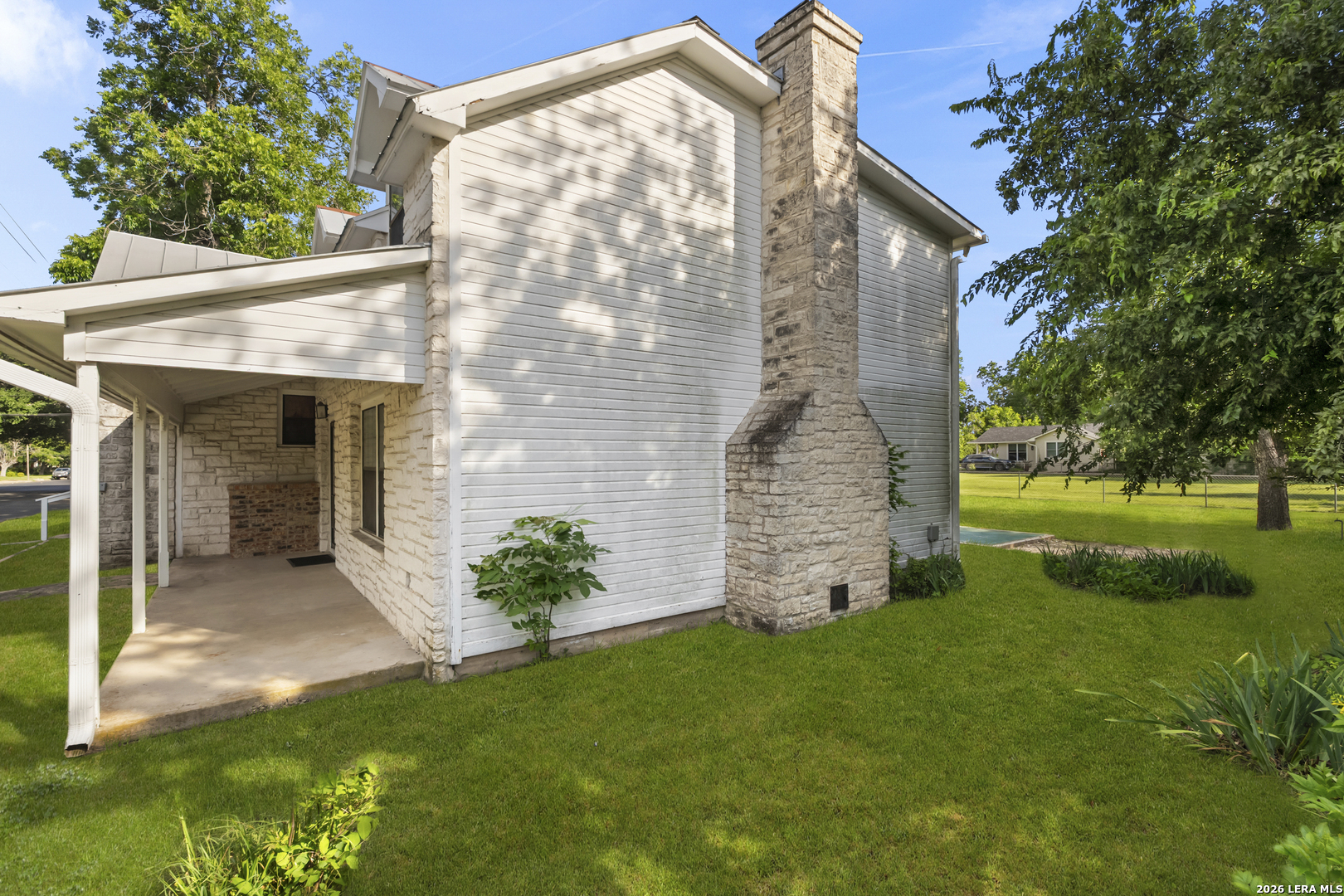 main property photo 6