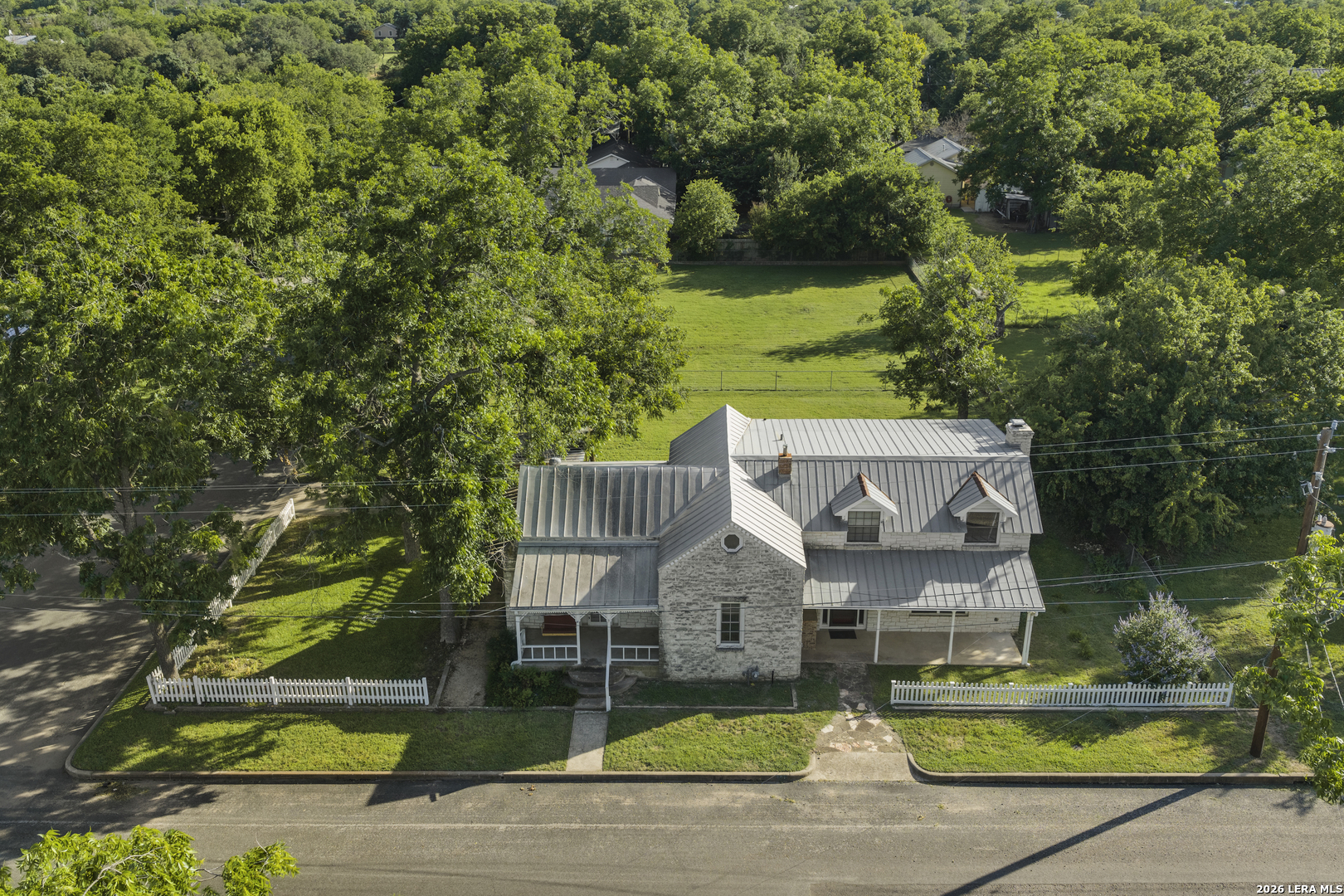 main property photo 7