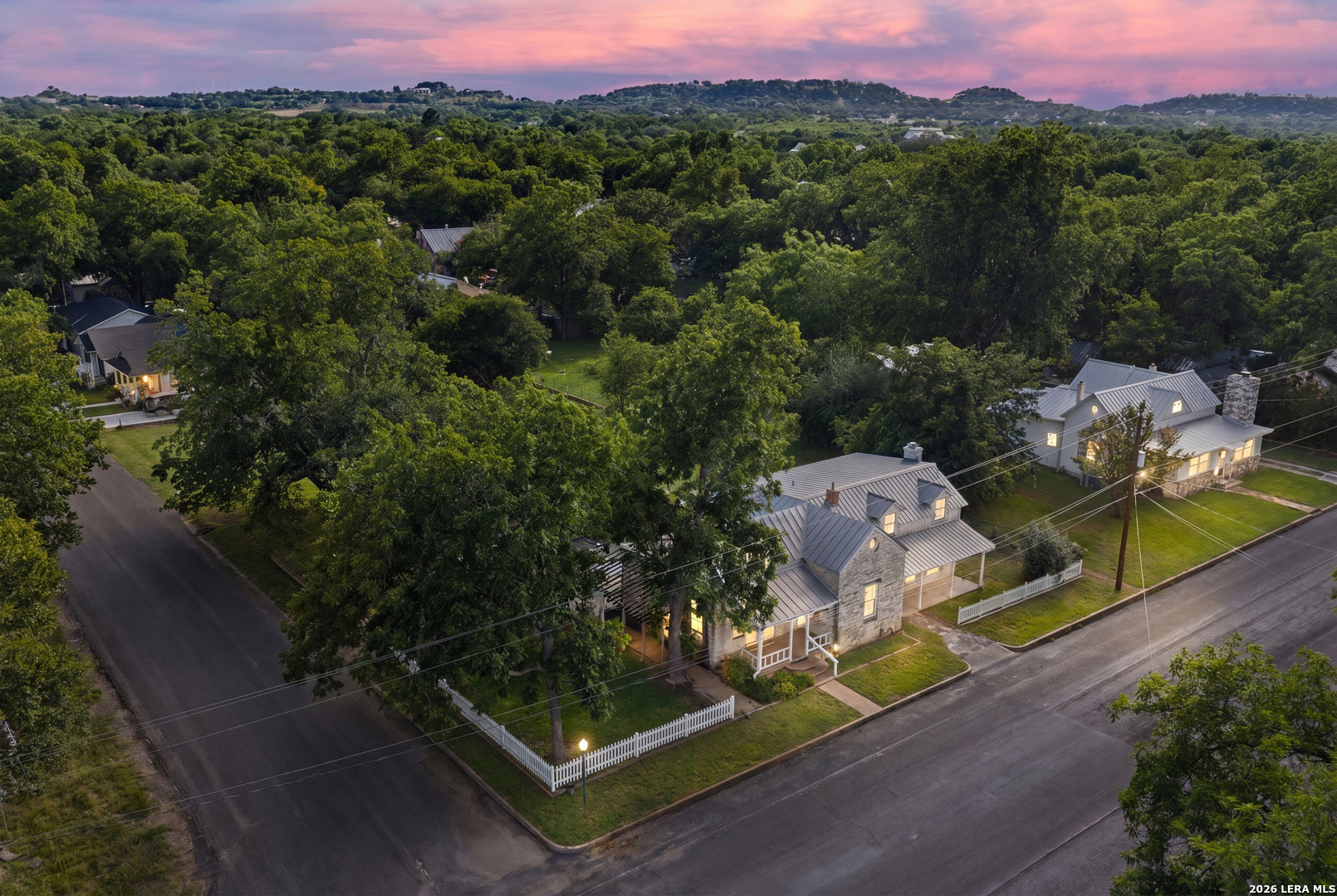 main property photo 8