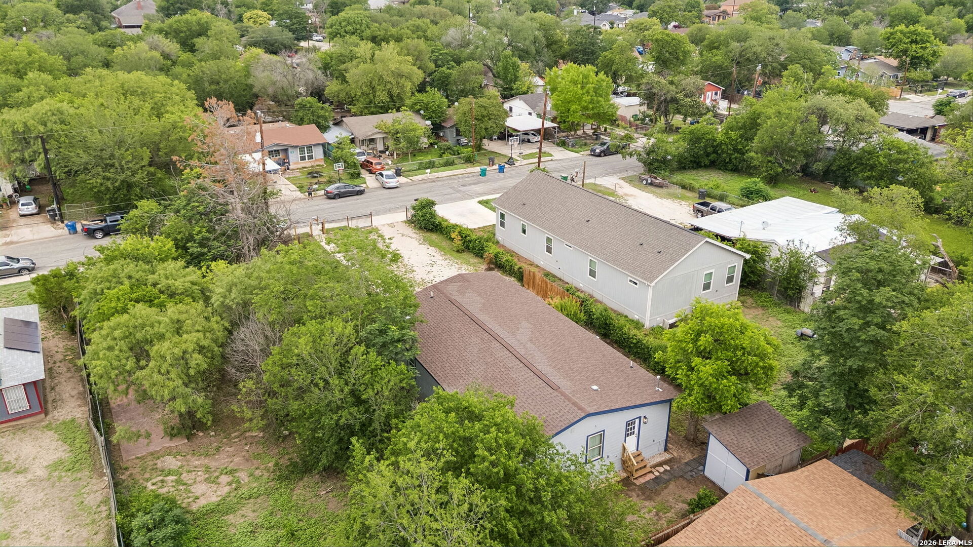 main property photo 32