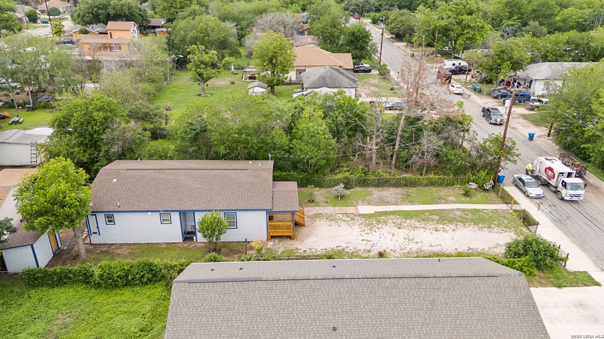 main property photo 35